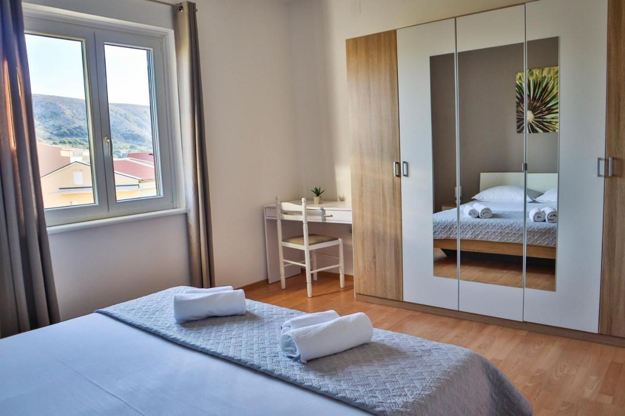Apartmani Nana Mija Pag Town Buitenkant foto