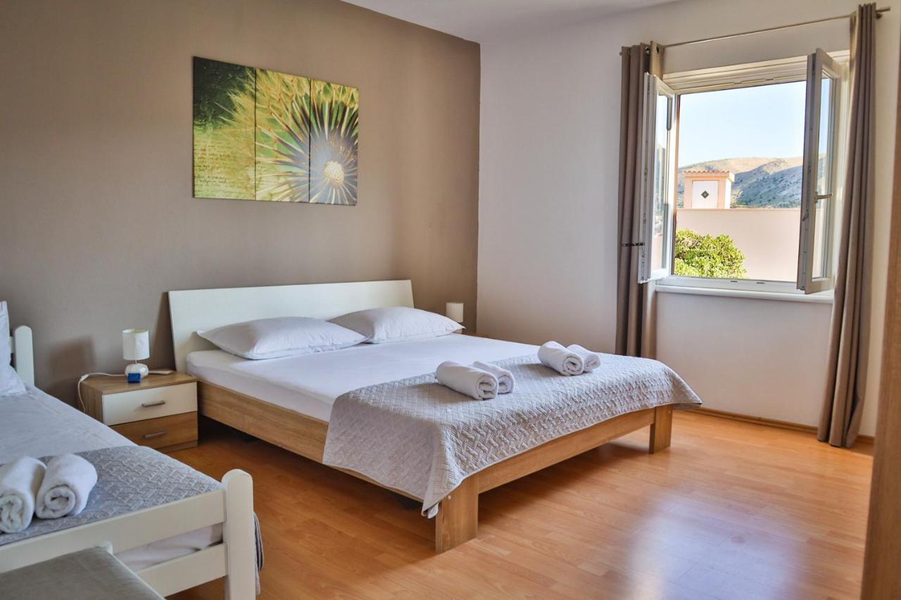 Apartmani Nana Mija Pag Town Buitenkant foto