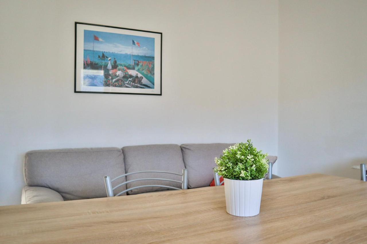 Apartmani Nana Mija Pag Town Buitenkant foto