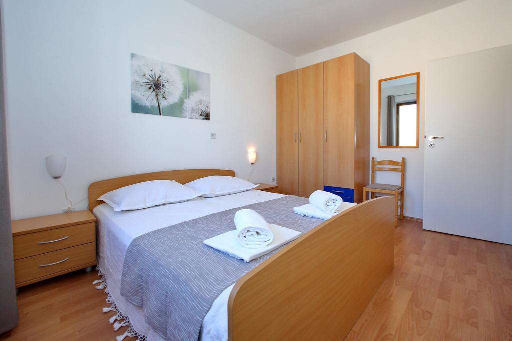 Apartmani Nana Mija Pag Town Buitenkant foto