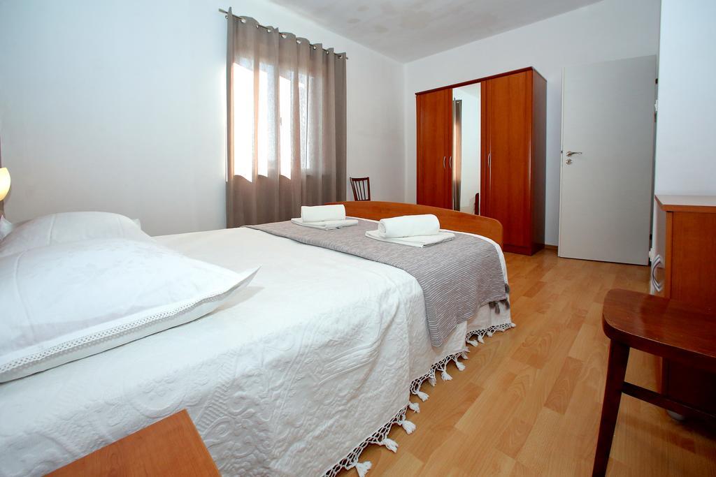 Apartmani Nana Mija Pag Town Buitenkant foto