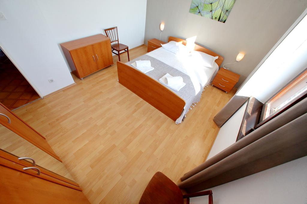 Apartmani Nana Mija Pag Town Buitenkant foto